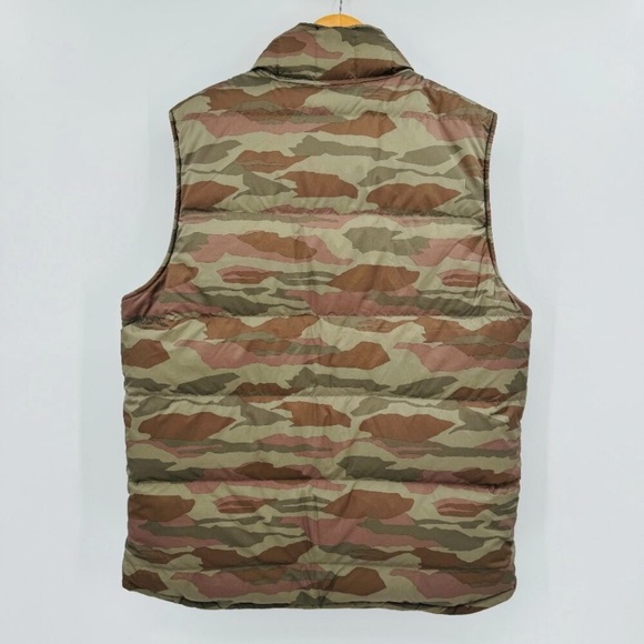 Patagonia Men’s Bivy Reversible Down Camouflage Puffer Vest - Picture 6 of 9